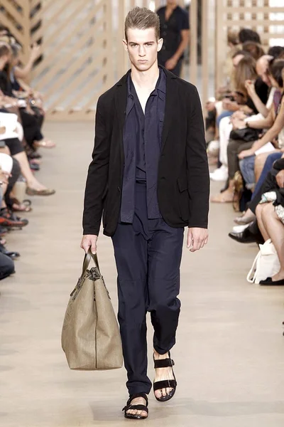 Look 26